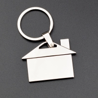 Llavero Metalico en forma de Casa, 7.1 x 4 cmts