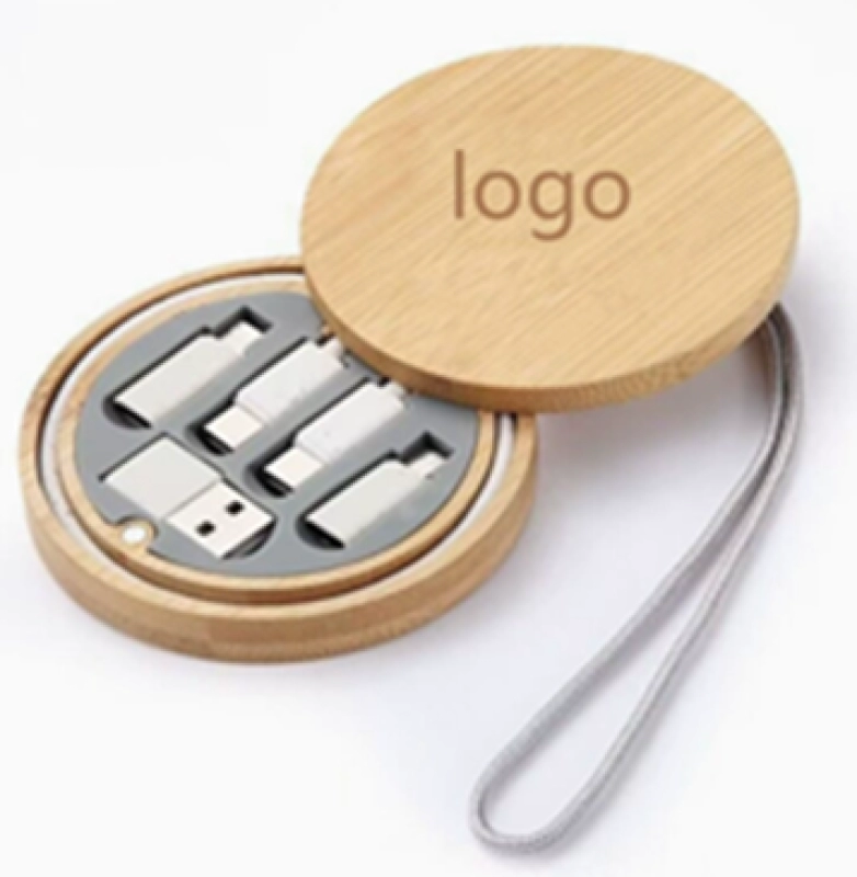 Set 6 en 1 de adaptadores y conectores para celular,  en bambu, de 8 x 8 x 1.6 cmts