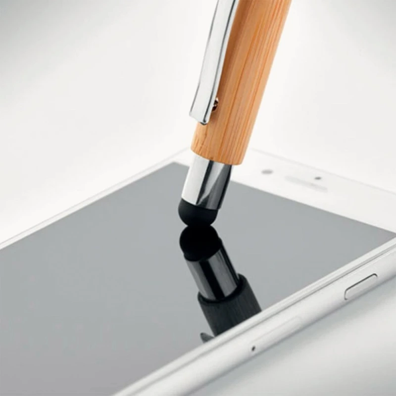 Boligrafo Bombai, en Bambu, con clip metalico y punta en stylus