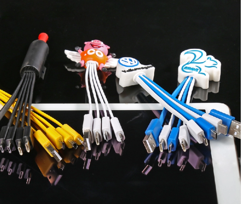 Cable Multiconector x 3 en PVC 2D en diseño personalizado que se solicite