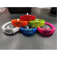 Manilla o Brazalete LED elaborado en Silicona, con Control de Voz