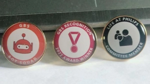 Pin metalico con logo impreso y domo protector