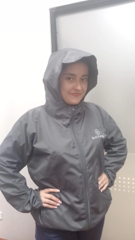 Chaqueta Impermeable Vermont, con capucha