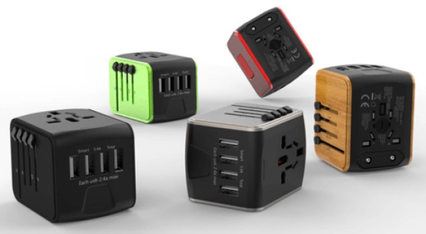 Adaptador para Viajes con multiples Conectores, 5 x 5 x 6.5 cmts