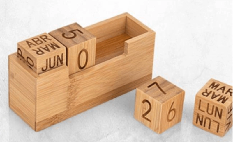 Calendario Perpetuo en Madera, 16 x 6 x 5 cmts