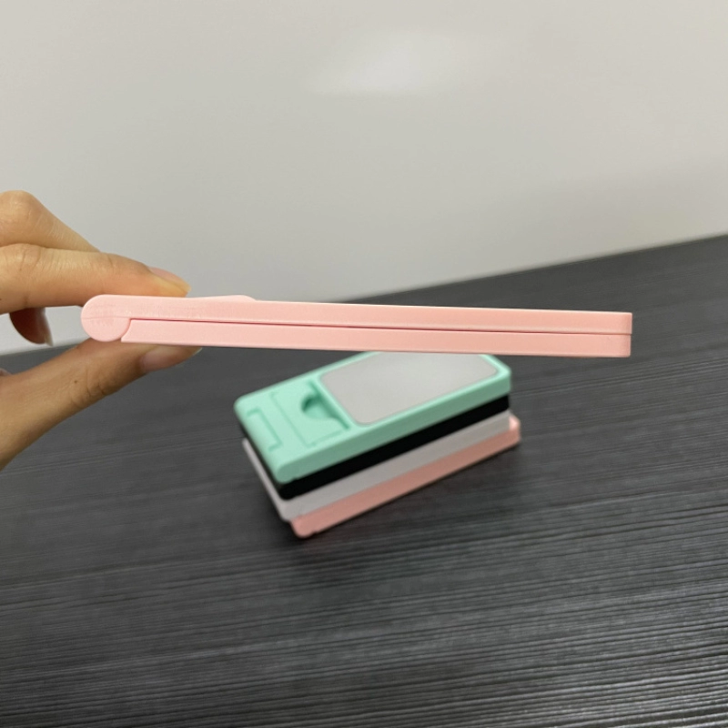 Stand Plastico economico para Celular y Tablet, tamaño cerrado 12 x 6.2 x 1 cmts