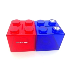 Alcancia en Forma de Ficha de Lego, en ABS,  tamaño 9 x 9 x 8.8 cmts