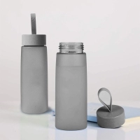 Botella Wata, en plastico doble pared, tapa en trigo, 550 ml., 18 x 6.5 cmts