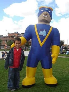 Dummy Inflable Caminante Superheroe