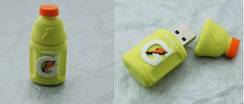 Memoria USB en PVC 3D diseño Botella de Gaseosa