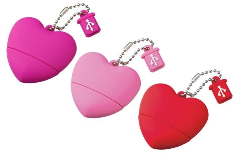 Memoria USB en PVC 2D diseño de Corazon
