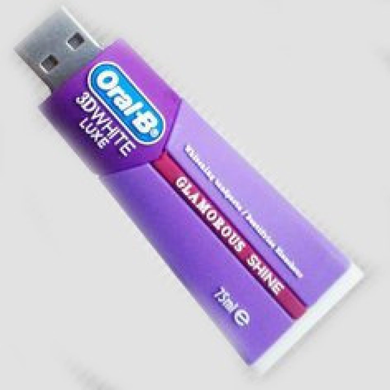 Memoria USB en PVC 3D diseño Crema