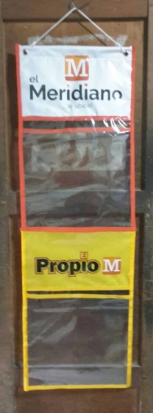 Exhibidor de Periódicos de 2 puestos, elaborado en Vinilo.