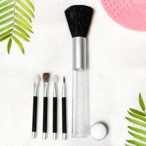 Set Make Up, 5 brochas para maquillaje en estuche, 16.5 x 2.5 cmts.